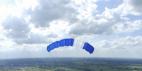 France: 5 spots to jump in parachute