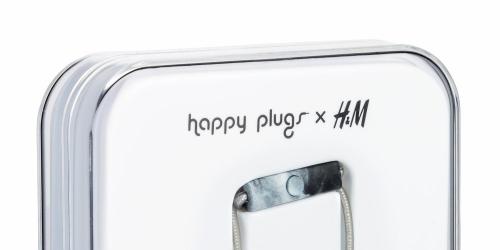 H&M X Happy Plugs : la collab ultra connectée