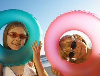 Prevention: sunglasses for your children!