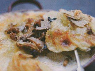 Gratin dauphinois revisited with mushrooms