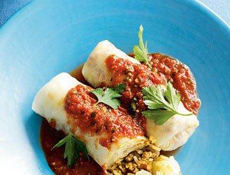 Stuffed cabbage leaves with pork