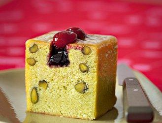 Cake with sour cherries and pistachios