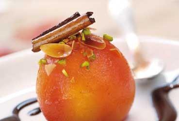 Roasted peaches with chocolate