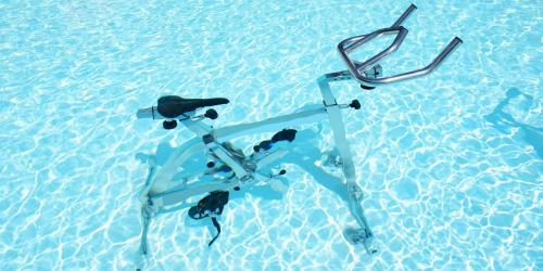 The aquabike, or how to pedal in the water to knock out cellulite!