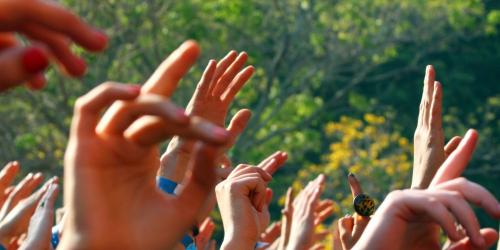 Why you must remove your festival bracelets after the summer