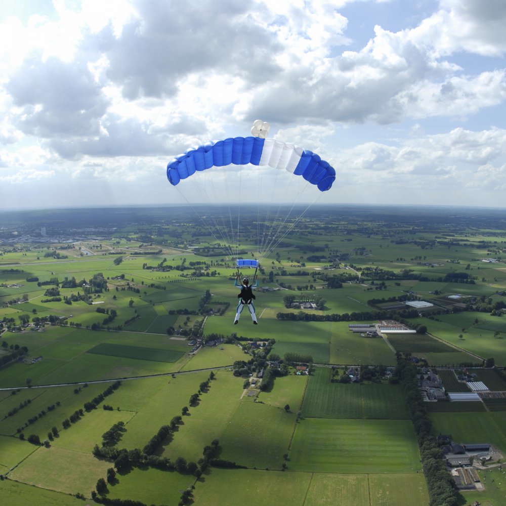 France: 5 spots to jump in parachute