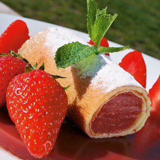 Spring rolls with mint strawberries