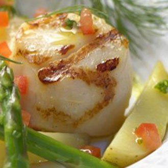 Norway scallops grilled with asparagus