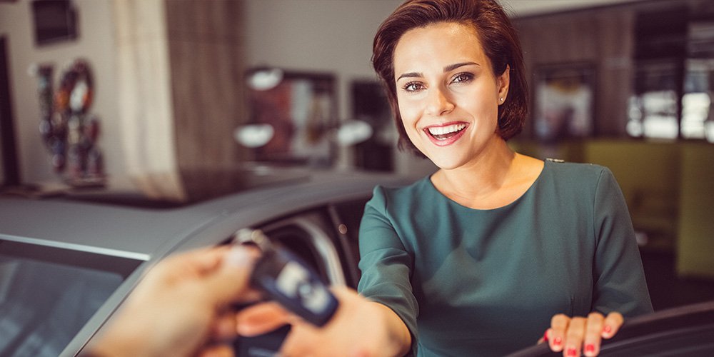 Four tips to buy your first car