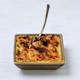Crème brûlée with pistachio