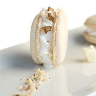Macaroons with walnuts and roquefort cheese