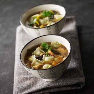 Chinese soup of ravioli and chicken