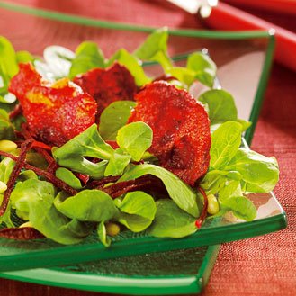 Crunchy lettuce and beet salad