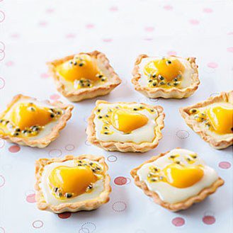 White chocolate shortbread tartlets and exotic sweets