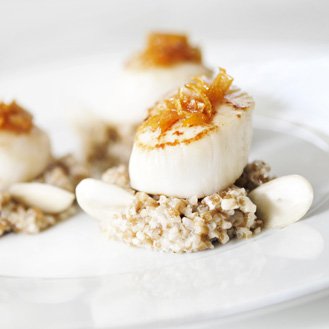 Roasted scallops with amber fructose caramel