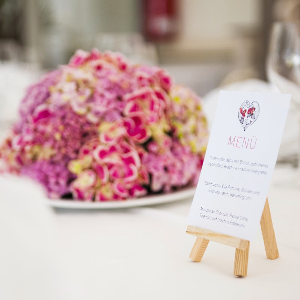 13 ways to present your wedding menu spotted on Instagram